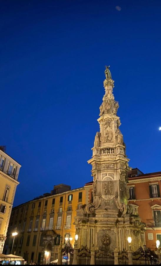 Downtown Napoli B&B - E Si Nun Canto Moro エクステリア 写真